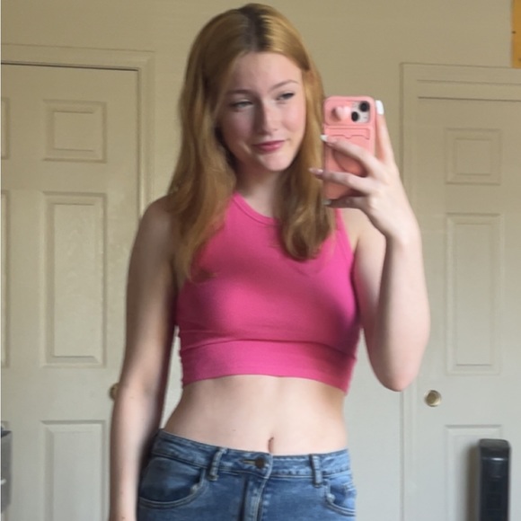 Meet your Posher, Teaghan - Picture 2 of 4